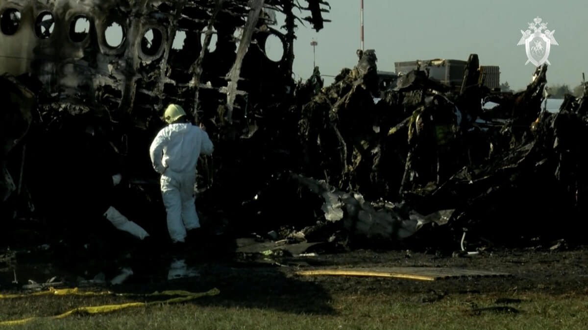 Μόσχα: Τα πιθανά σενάρια για τα αίτια της αεροπορικής τραγωδίας