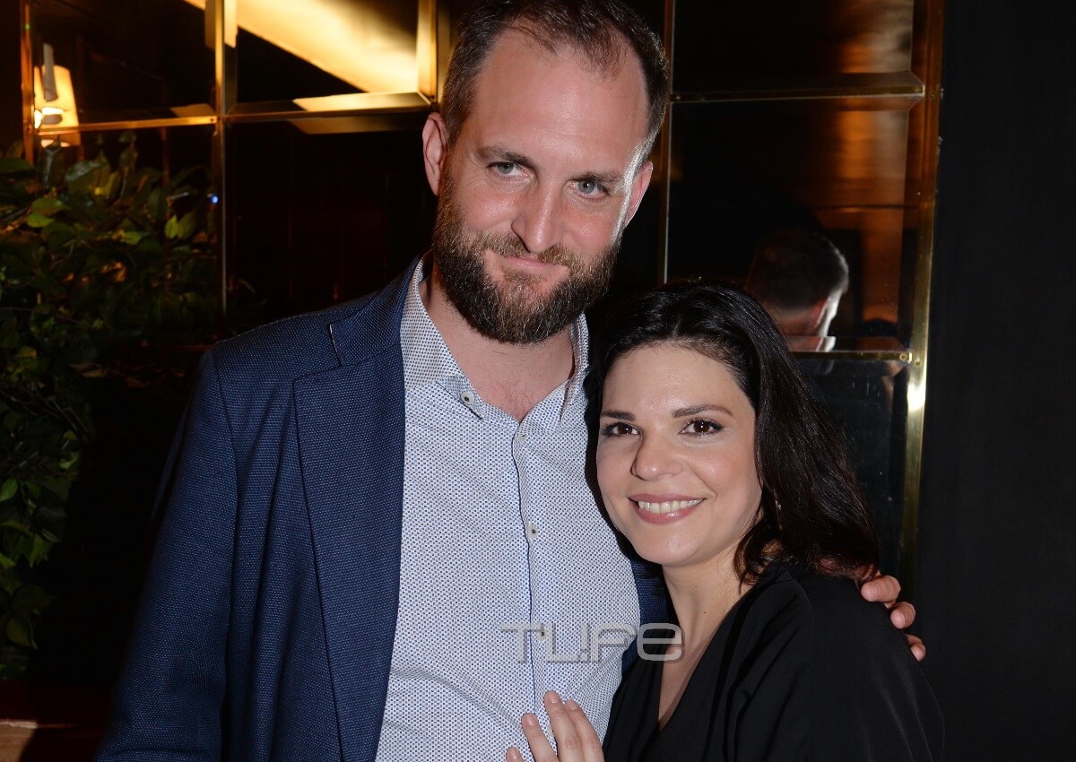 Μαρίνα Ασλάνογλου: Ο σύζυγός της, Δημοσθένης Πέππας, την απόλαυσε στην θεατρική της πρεμιέρα! [pics]