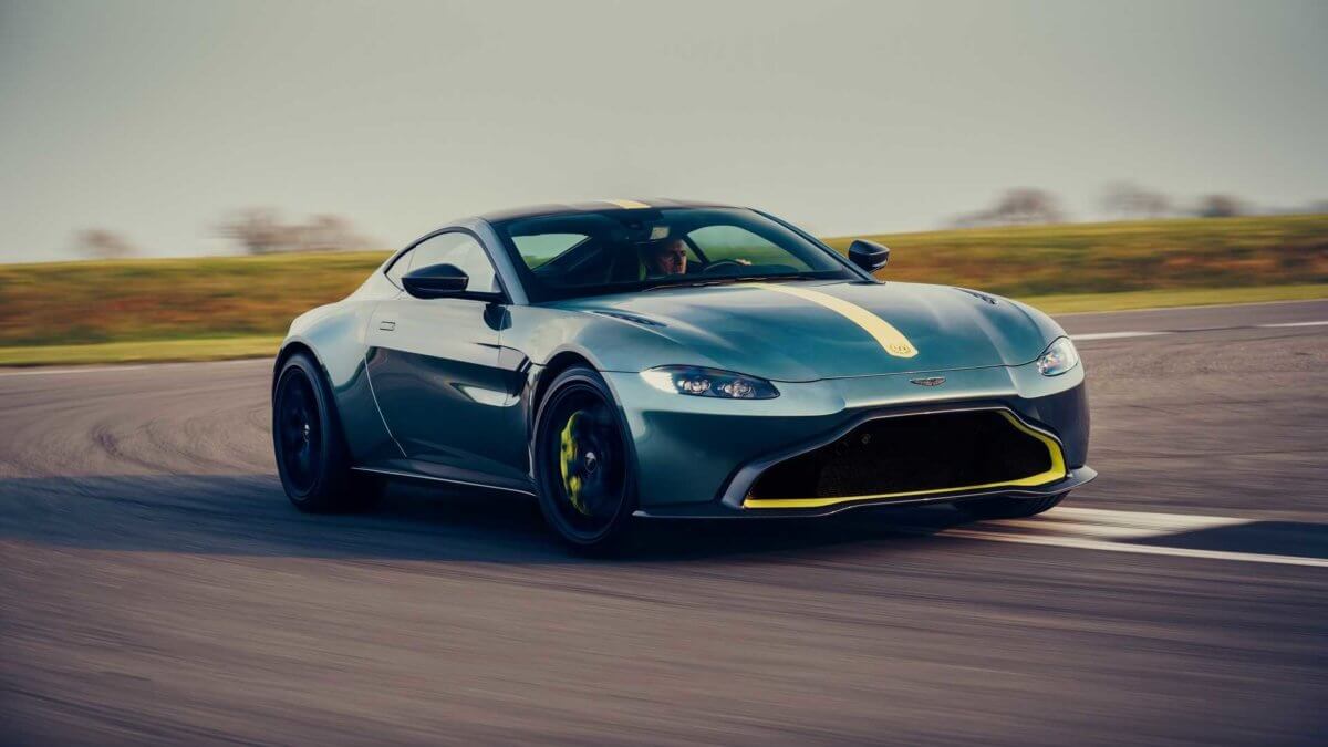 Σε περιορισμένη παραγωγή η νέα Aston Martin Vantage AMR