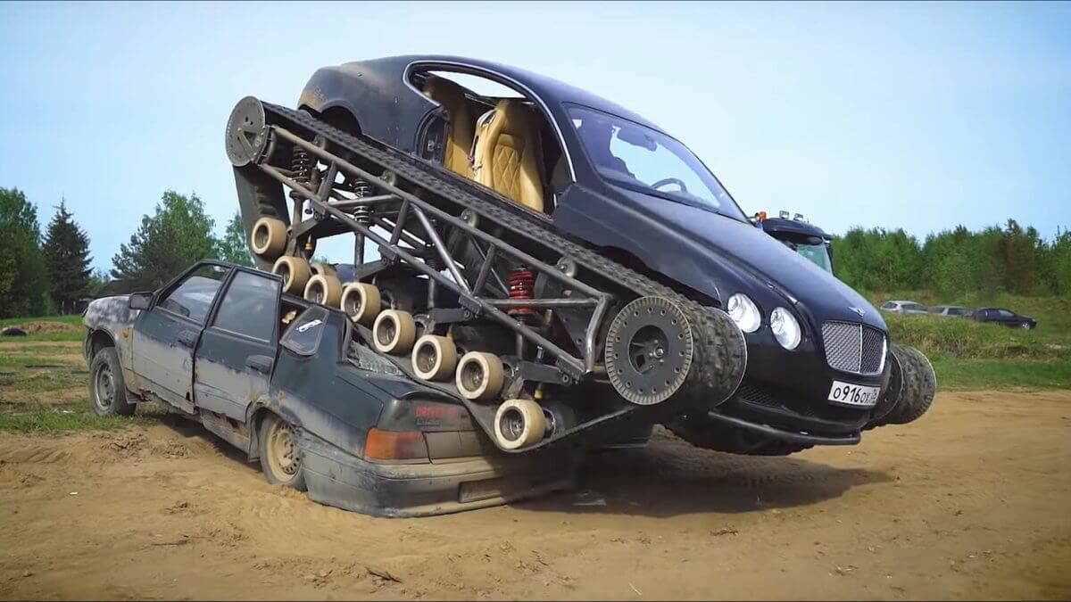 Μια Bentley Continental GT με… ερπύστριες που δεν σταματά πουθενά! [vid]