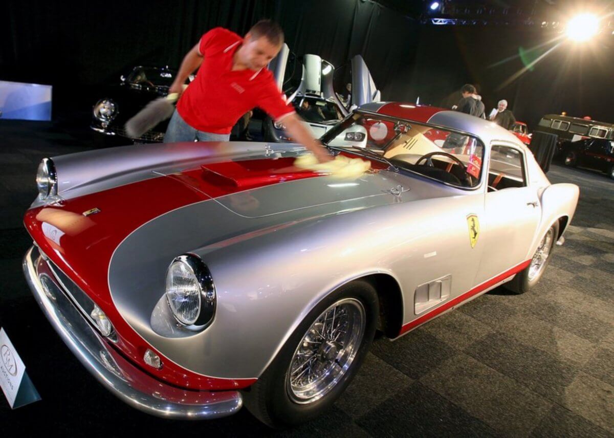 Οι λάτρεις των κλασσικών αυτοκινήτων θα τραβάνε τα μαλλιά τους μόλις δουν αυτή την GTO