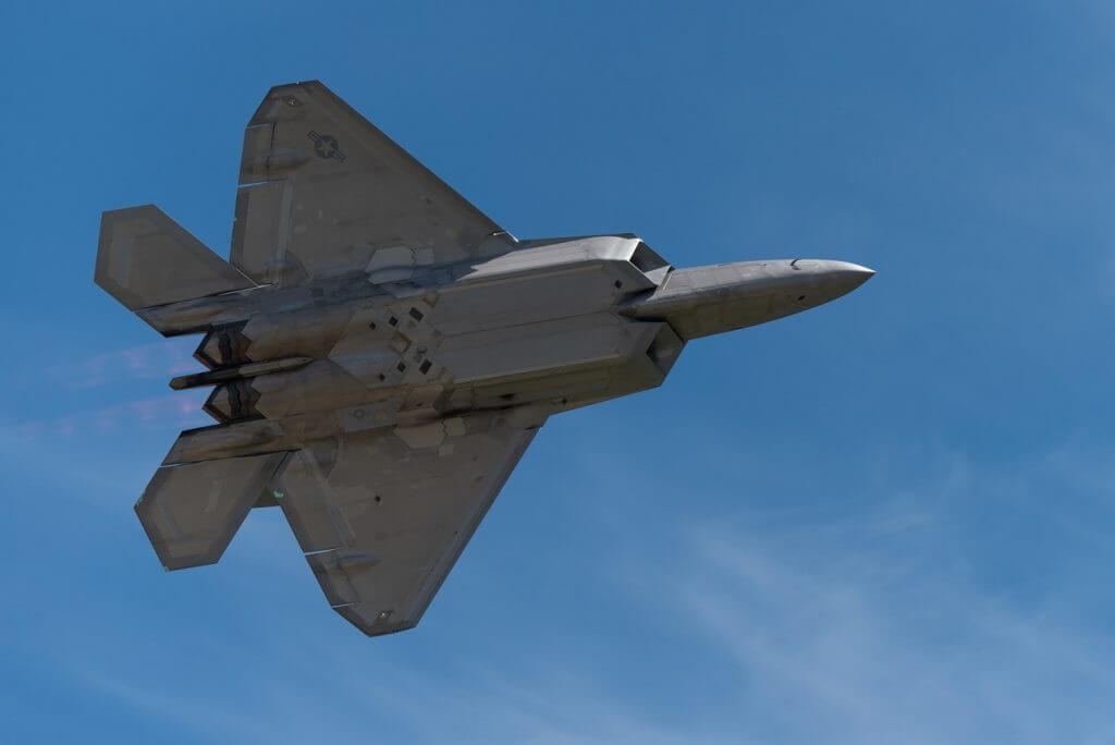 Συμφωνία – μαμούθ ανάμεσα σε Boeing και Αεροπορία των ΗΠΑ για το νέο λογισμικό των όπλων
