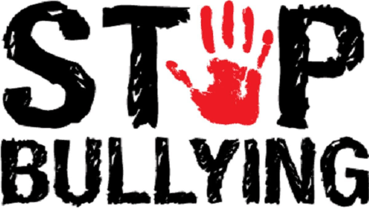 «Νοσηλεύτηκα δύο φορές λόγω bullying! Χρειάστηκα μεγάλη εγχείρηση στο θώρακα για να γίνω καλά»