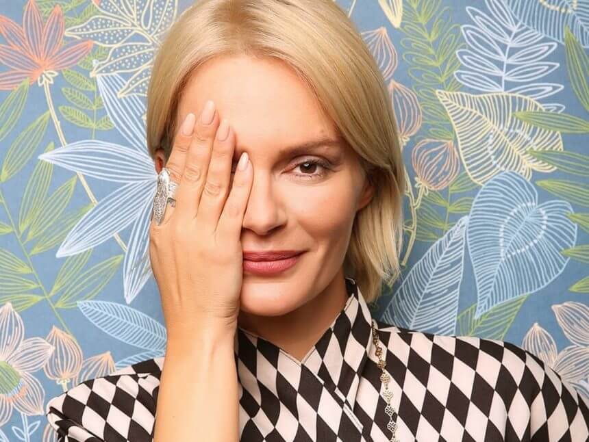 Η Έλενα Χριστοπούλου καμάρωσε την Ειρήνη Καζαριάν στο catwalk του Στέλιου Κουδουνάρη