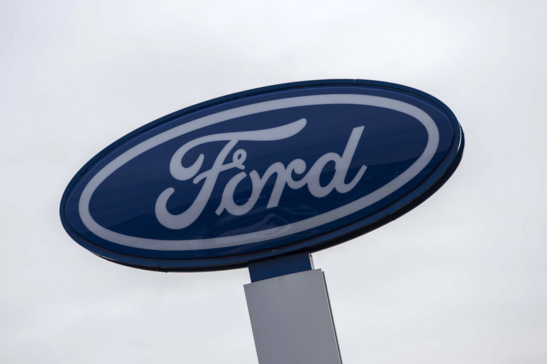 Η Ford πουλάει τα εργοστάσια της στην Ρωσία