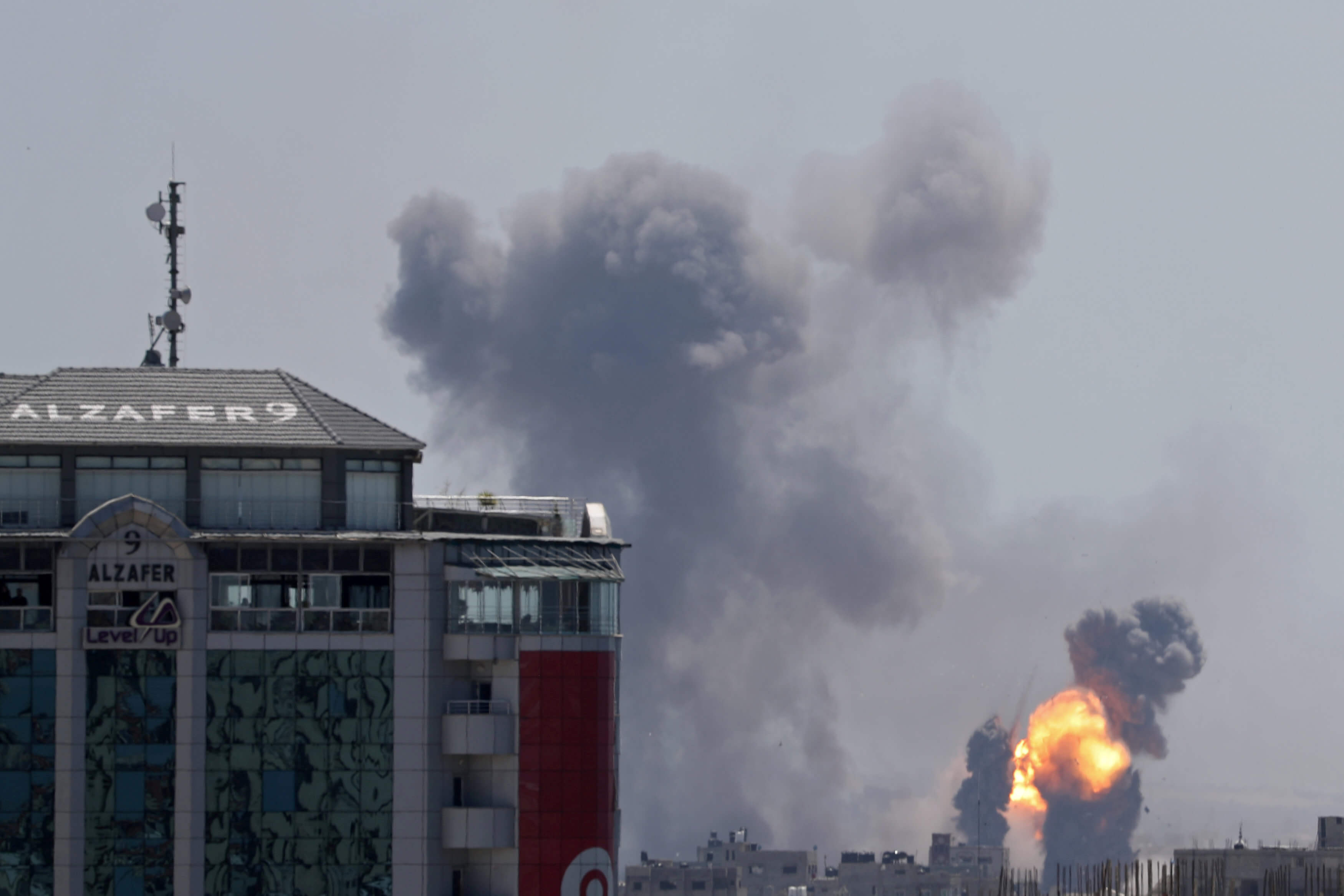 Ανταλλαγές πυρών στη Λωρίδα της Γάζας – Ένταση όλο το βράδυ