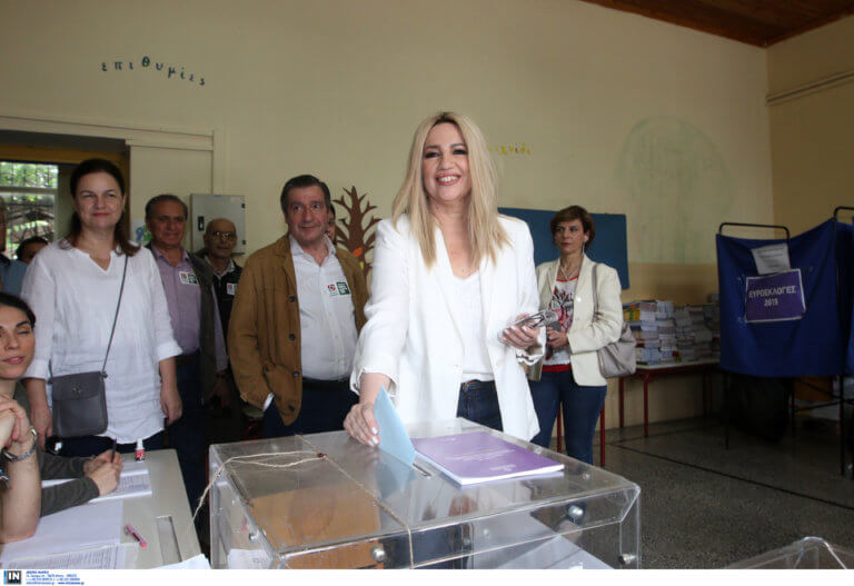 Εκλογές 2019: Στον Νέο Κόσμο ψήφισε η Φώφη Γεννηματά – video