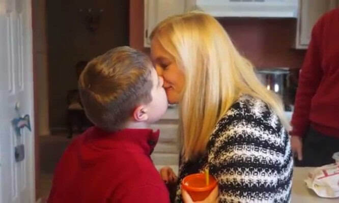 Γιορτή της Μητέρας: Κατάθεση ψυχής από μητέρα αυτιστικού παιδιού