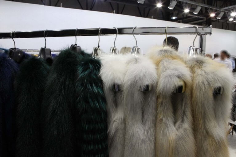 Τέλος οι ζωϊκές γούνες για τους οίκους μόδας Saint Laurent και Brioni