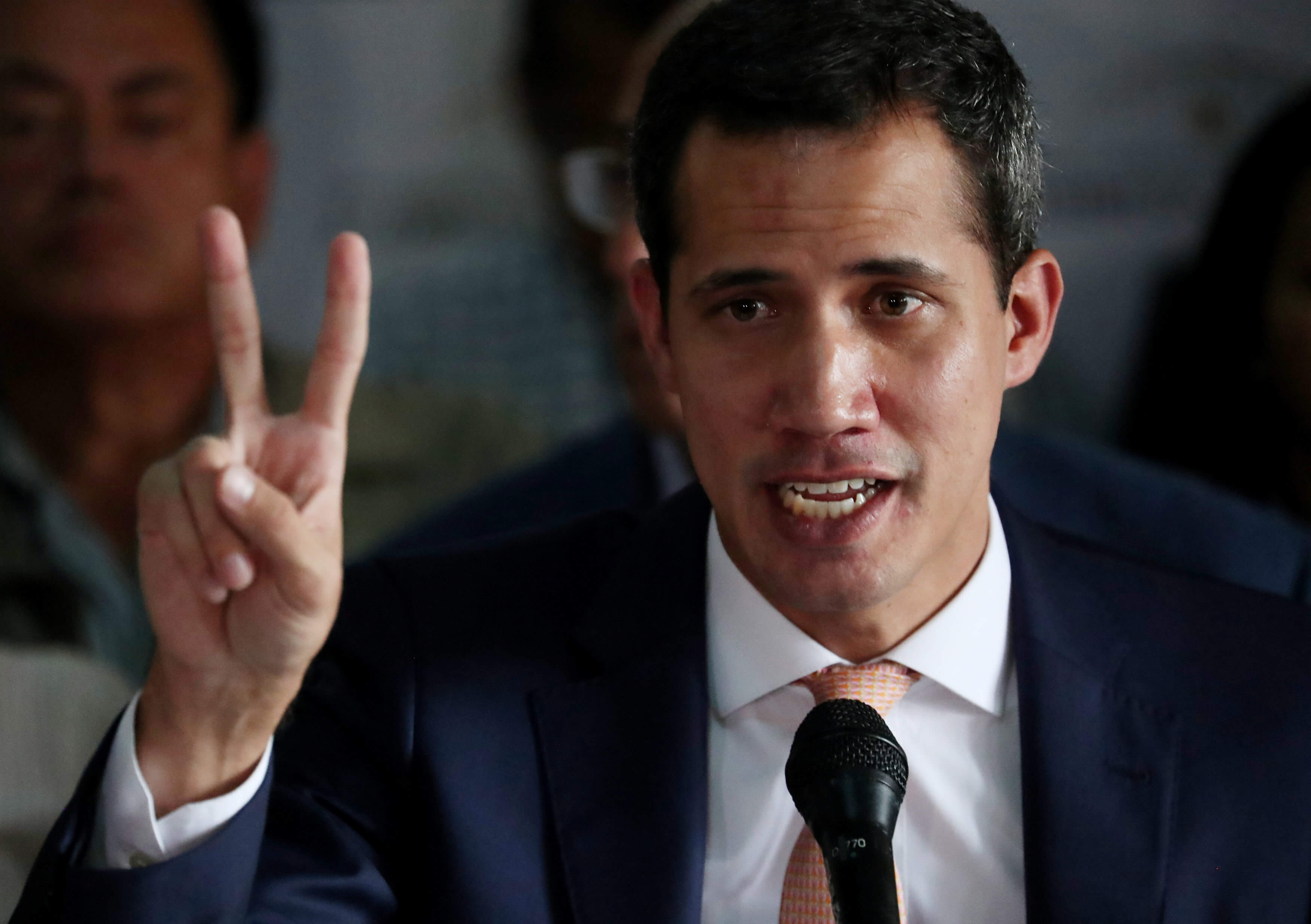 Βενεζουέλα: Σε νέες κινητοποιήσεις κάλεσε ο Γκουαϊδό – Ίσως ζητήσει να γίνει  στρατιωτική επέμβαση