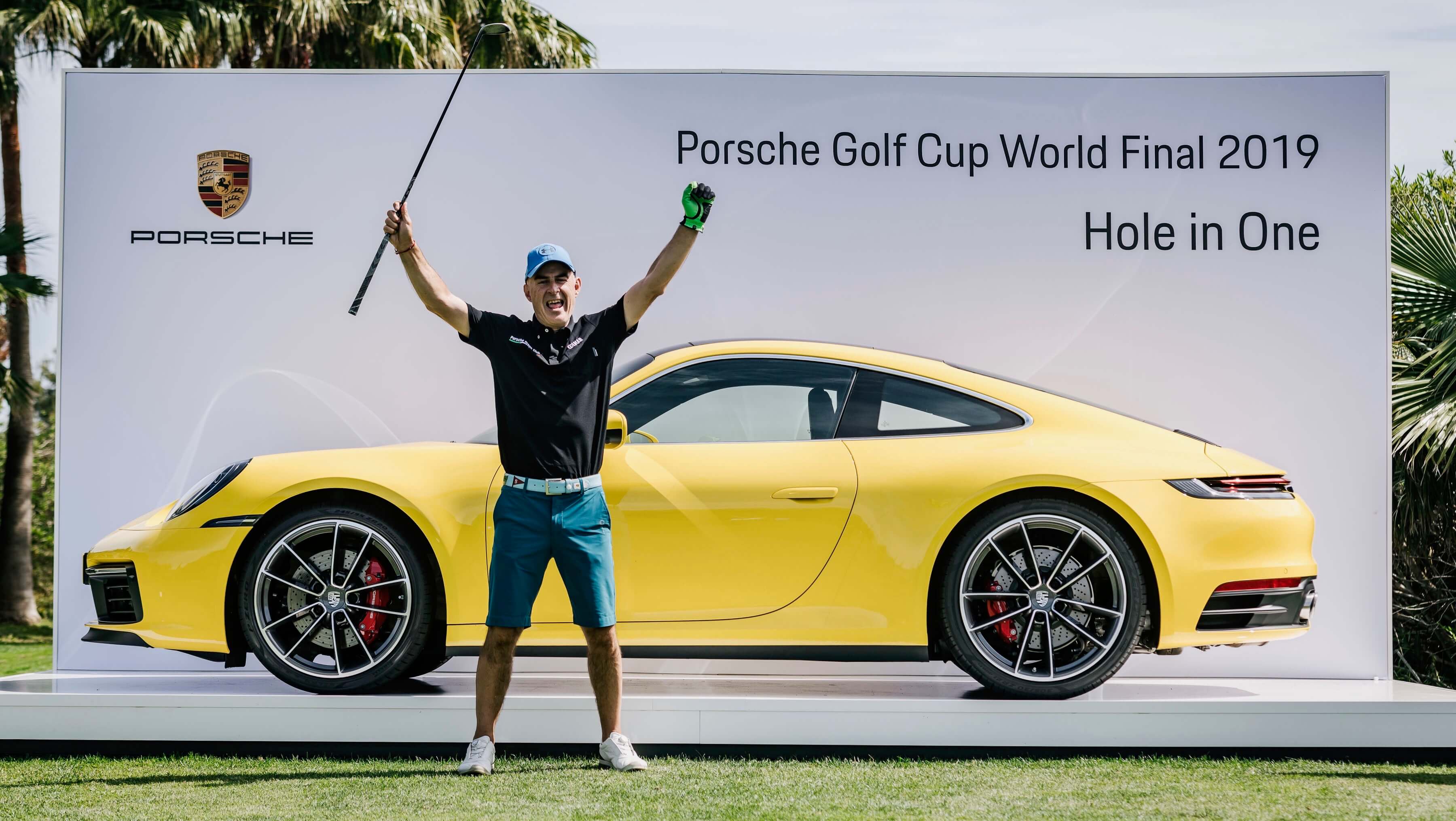 Kέρδισε μια Porsche 911 με μια βολή στο γκολφ! [pics]