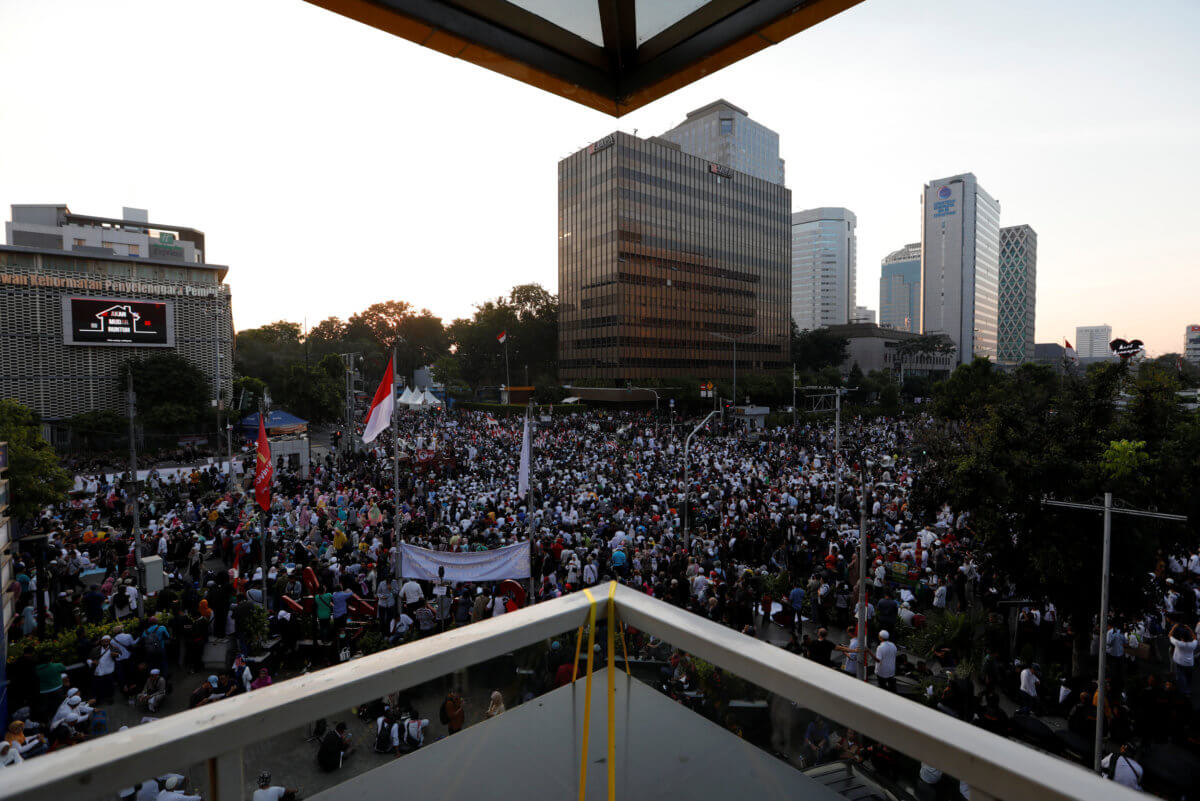 Ινδονησία: Στους δρόμους διαδηλωτές κατά της επανεκλογής του προέδρου Βιντόντο