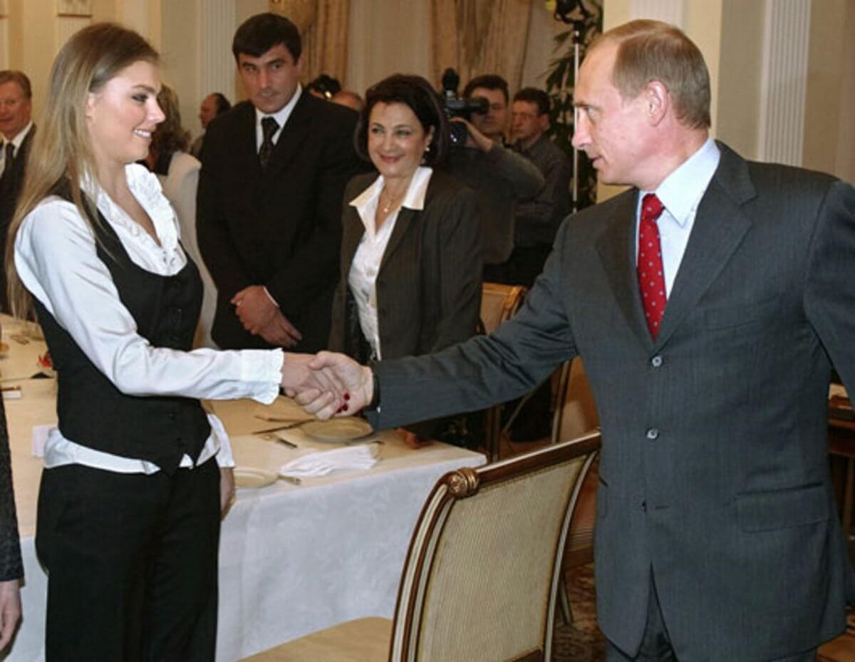 Βλαντιμίρ Πούτιν: Φήμες ότι η Αλίνα Καμπάεβα είναι έγκυος στο τρίτο παιδί τους