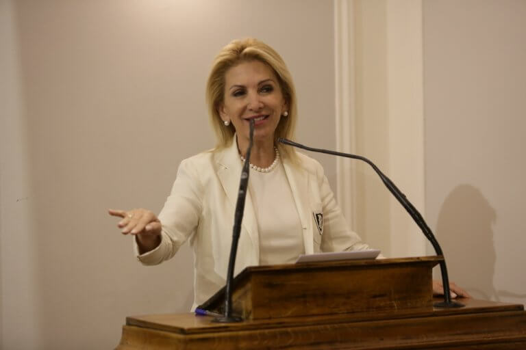 Καλαντζάκου: Παρέμβαση για τις γυναίκες που «αξίζουν την εμπιστοσύνη και τη στήριξή μας»