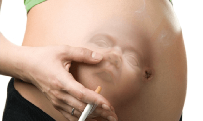 Σχεδόν οι 4 στις 10 ελληνίδες εγκύους καπνίζουν στην αρχή της εγκυμοσύνης