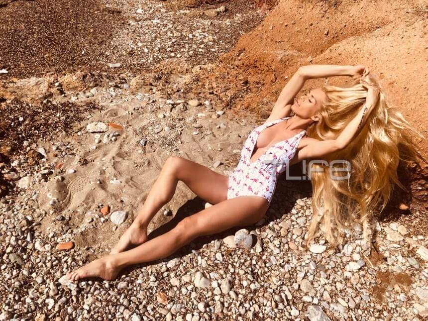 Βικτώρια Καρύδα: Η hot φωτογράφιση για το νέο της επαγγελματικό βήμα!