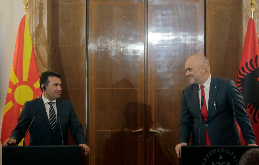 Κομισιόν: Πράσινο φως για ενταξιακές διαπραγματεύσεις Αλβανίας και Βόρειας Μακεδονίας
