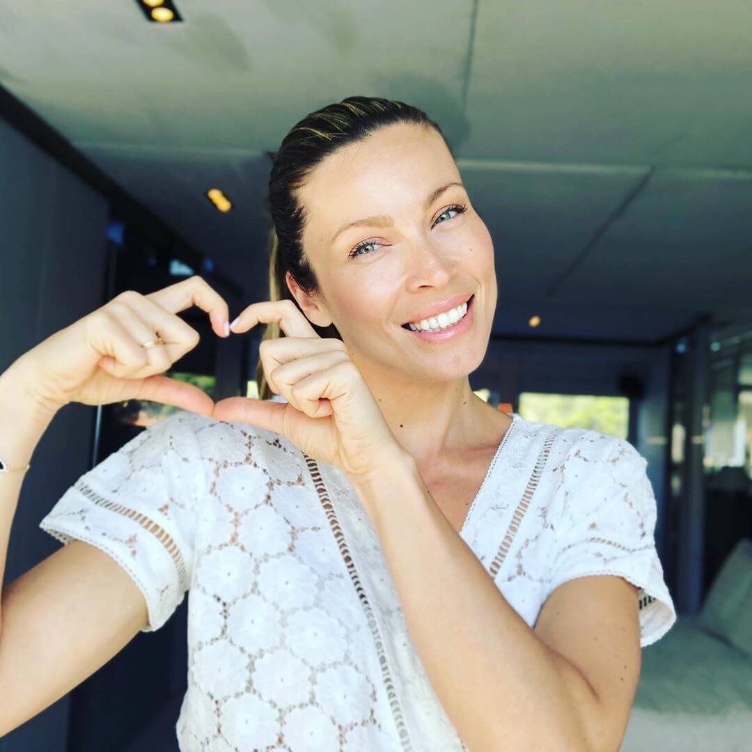 Μαριέττα Χρουσαλά: Η πόζα στο σκάφος με μαγιό, χωρίς ρετούς! [pics]