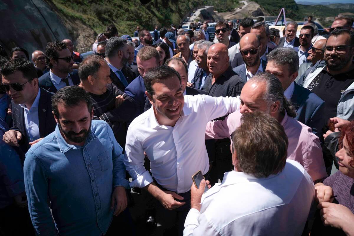 Στη Μεσαρά ο Τσίπρας – Ο χιουμοριστικός διάλογος με Σπίρτζη και Περιφερειάρχη – video