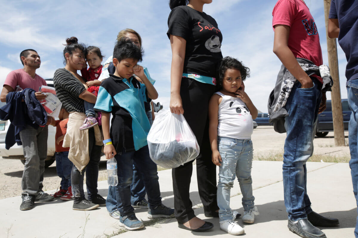 ΗΠΑ: Μετανάστες πεθαίνουν στα σύνορα από την ζέστη – Μεταξύ τους και κοριτσάκι 6 ετών