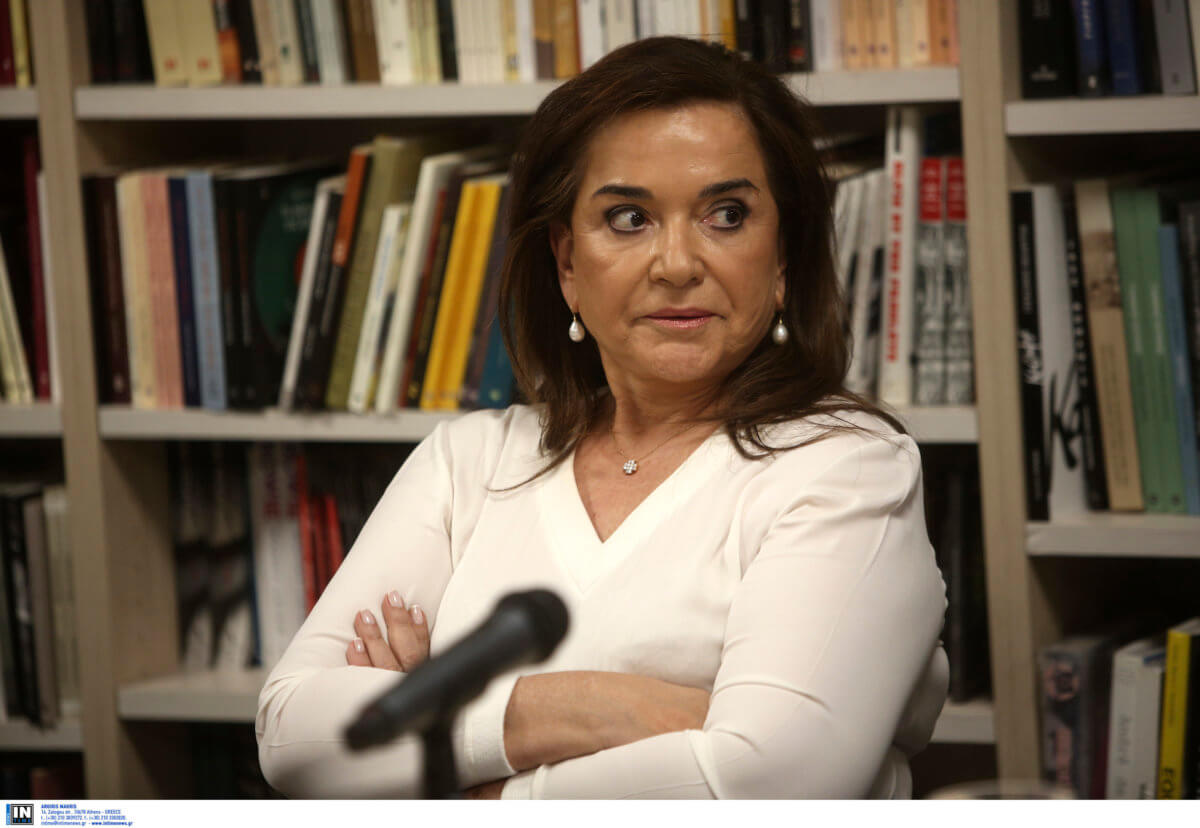 Δίκη Χρυσής Αυγής: Η Ντόρα Μπακογιάννη ρωτήθηκε για το ποια περιμένει να είναι η  απόφαση της ελληνικής δικαιοσύνης