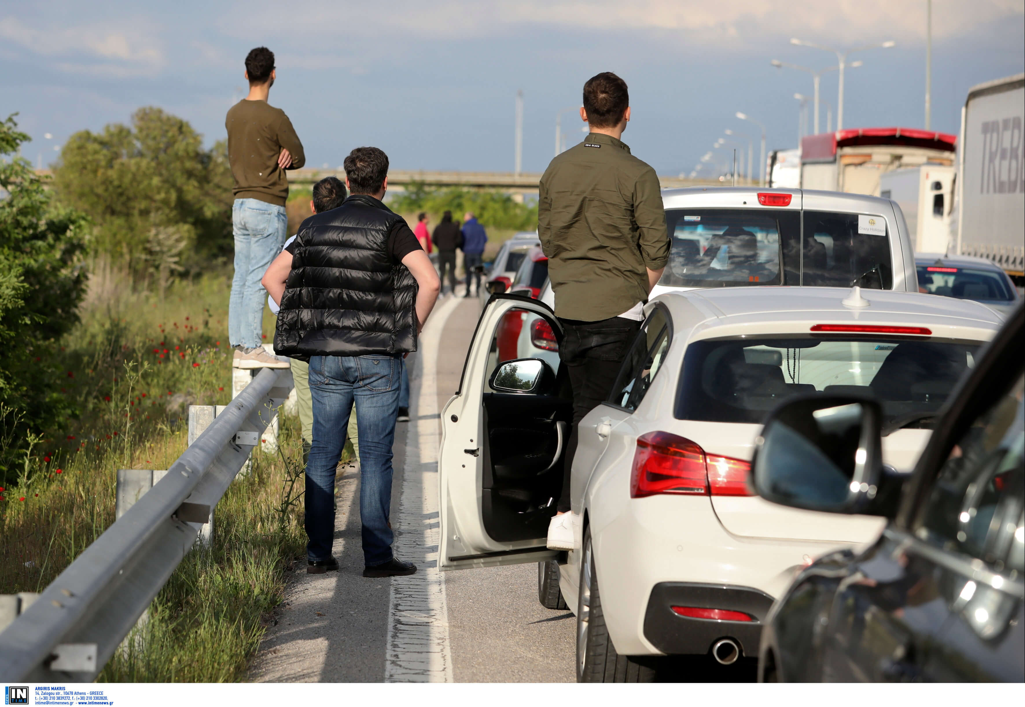 Τρομερό μποτιλιάρισμα πριν τα διόδια των Μαλγάρων [pics]