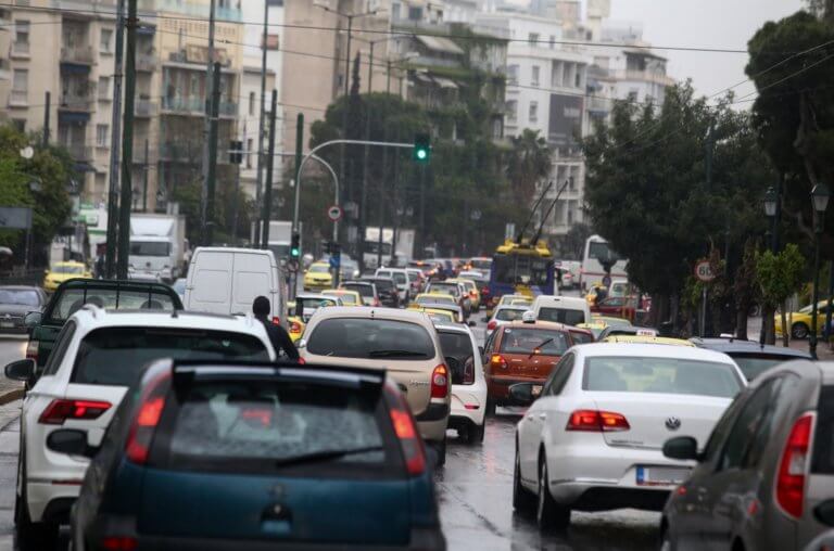 Ανατριχιαστικό τροχαίο δυστύχημα στην Κηφισίας – Άνδρας ξεψύχησε στην άσφαλτο!