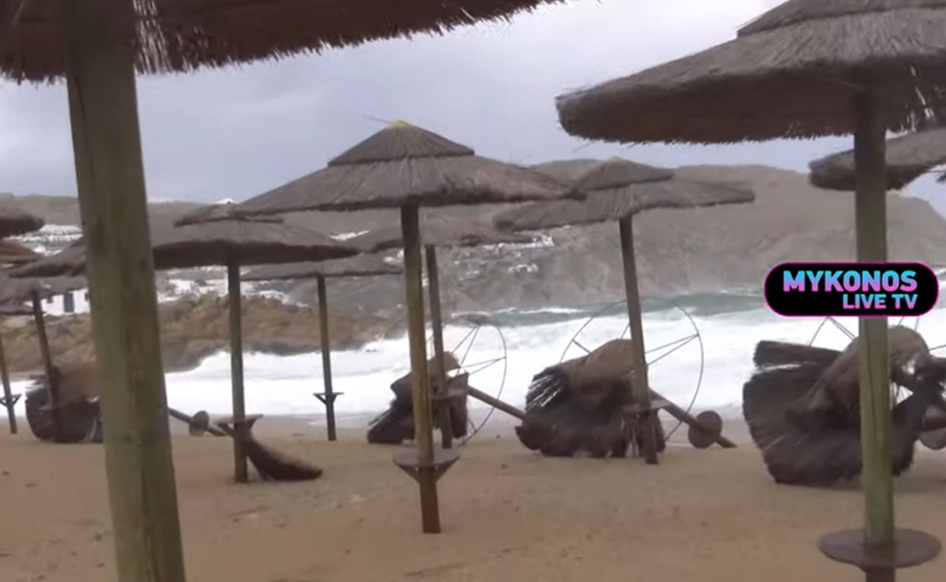 Καιρός: Η θάλασσα βγήκε στη στεριά στη Μύκονο! – video