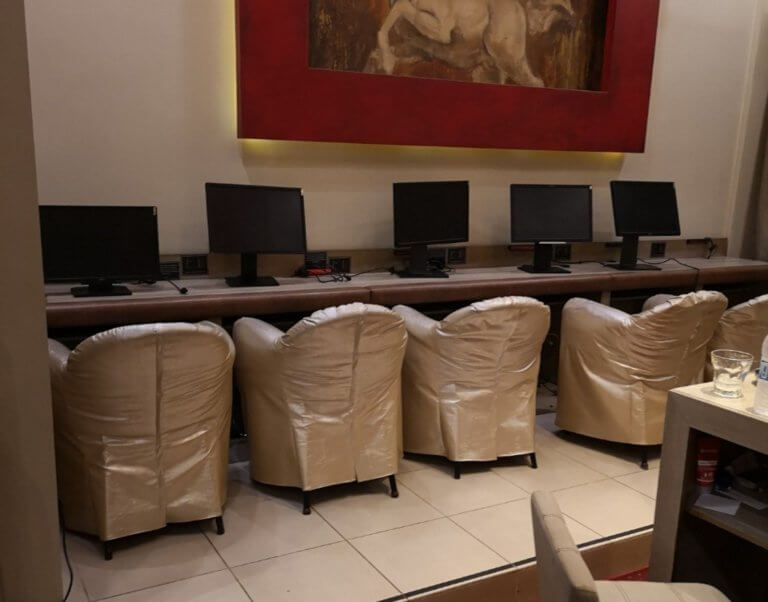 Θεσσαλονίκη: Στο δόκανο της αστυνομίας ακόμη ένας «ναός» του παράνομου τζόγου