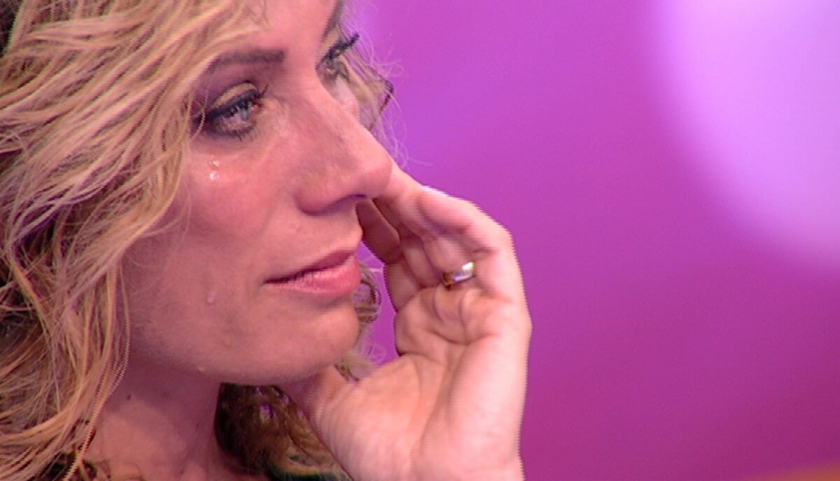 Δεν πήγε ο πατέρας της στο Πάμε Πακέτο! “Πάγωσε” η Βίκυ Χατζηβασιλείου!