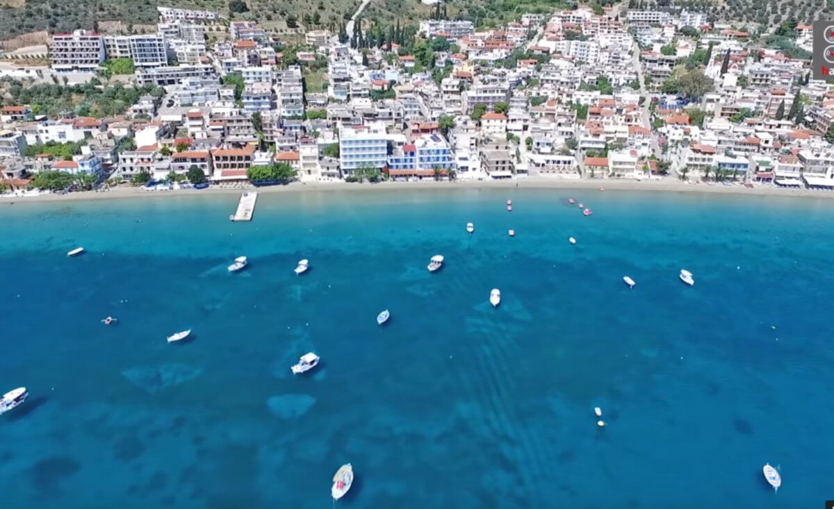 Αργολίδα: Η “Κόπα Καμπάνα” της Πελοποννήσου με την απέραντη παραλία