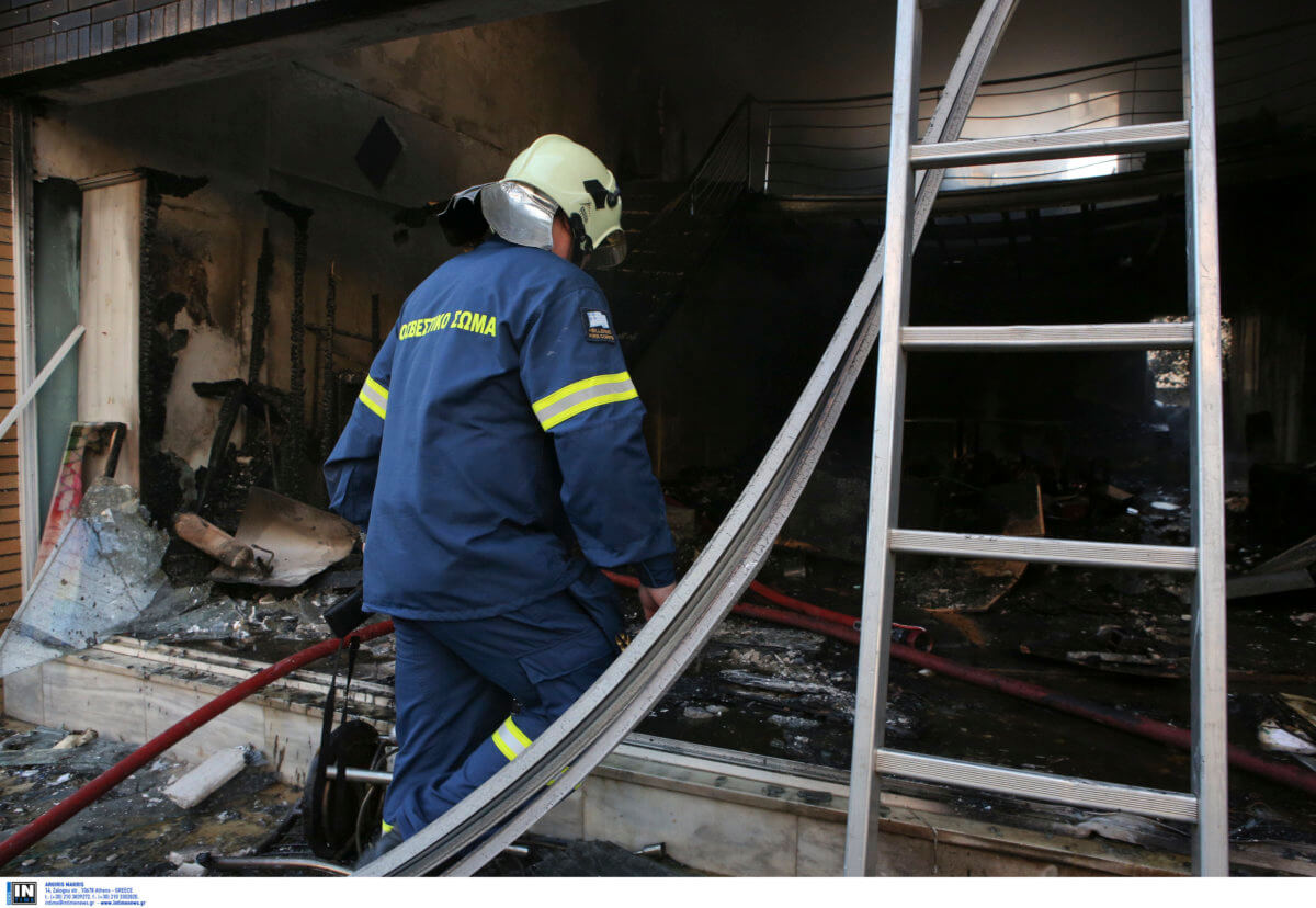 Λαμπάδιασε ξενοδοχείο στην Κρήτη – Μάχη με τις φλόγες έδωσαν οι πυροσβέστες