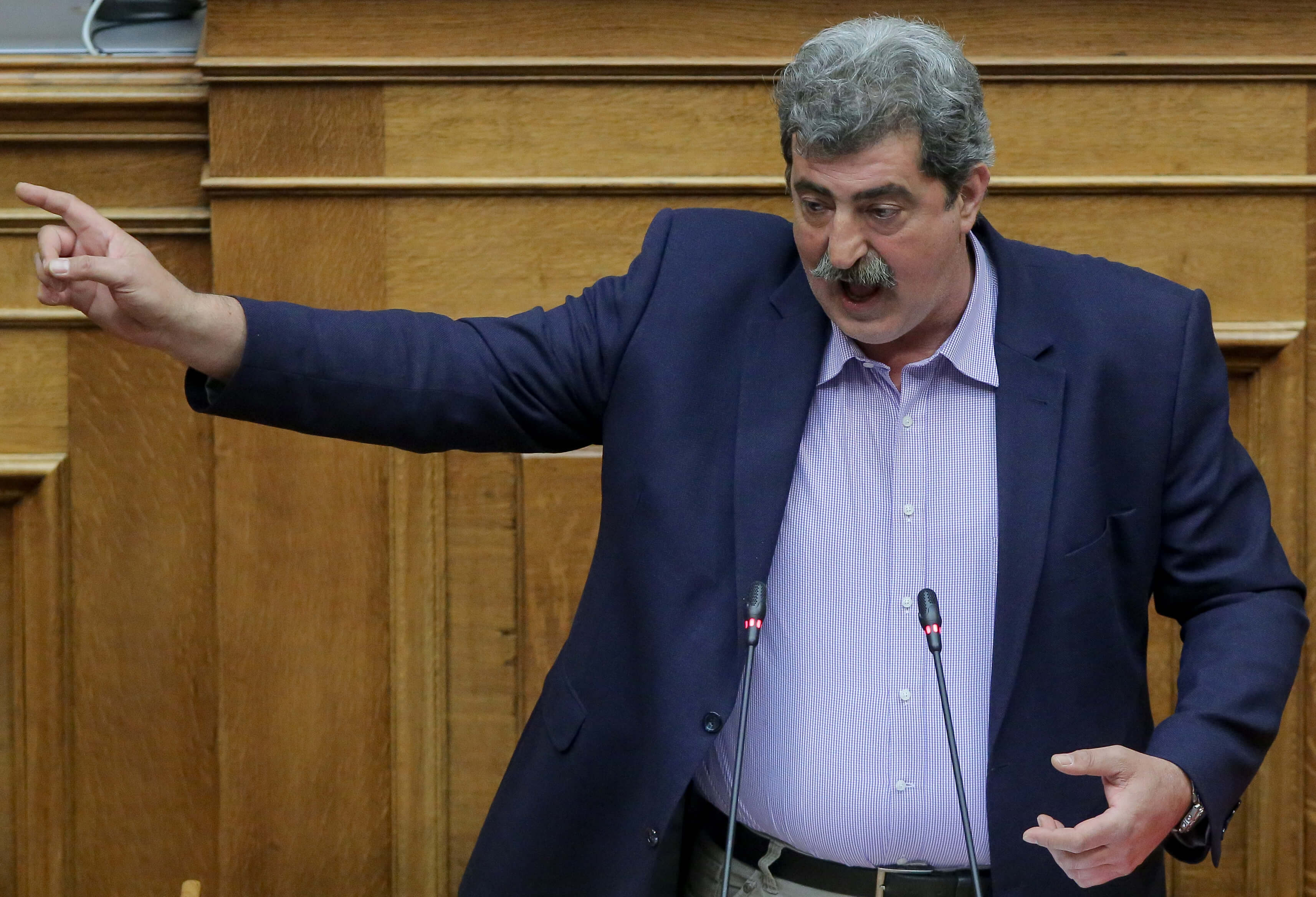 Ψήφος εμπιστοσύνης: LIVE η συζήτηση στην Βουλή