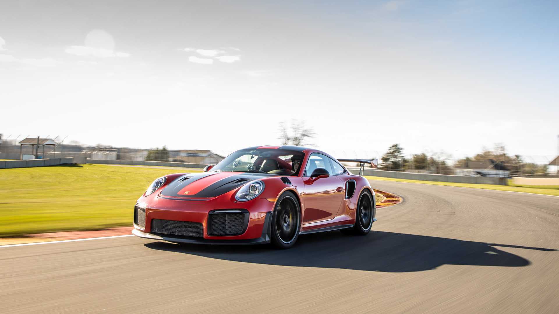 Ακόμα ένα ρεκόρ για την Porsche 911 GT2 RS [vid]