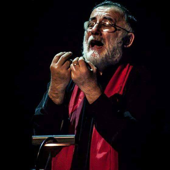 Συγκινεί ο Θάνος Μικρούτσικος: «Ξανά στη σκηνή! Με συγκίνηση, δυνατός»