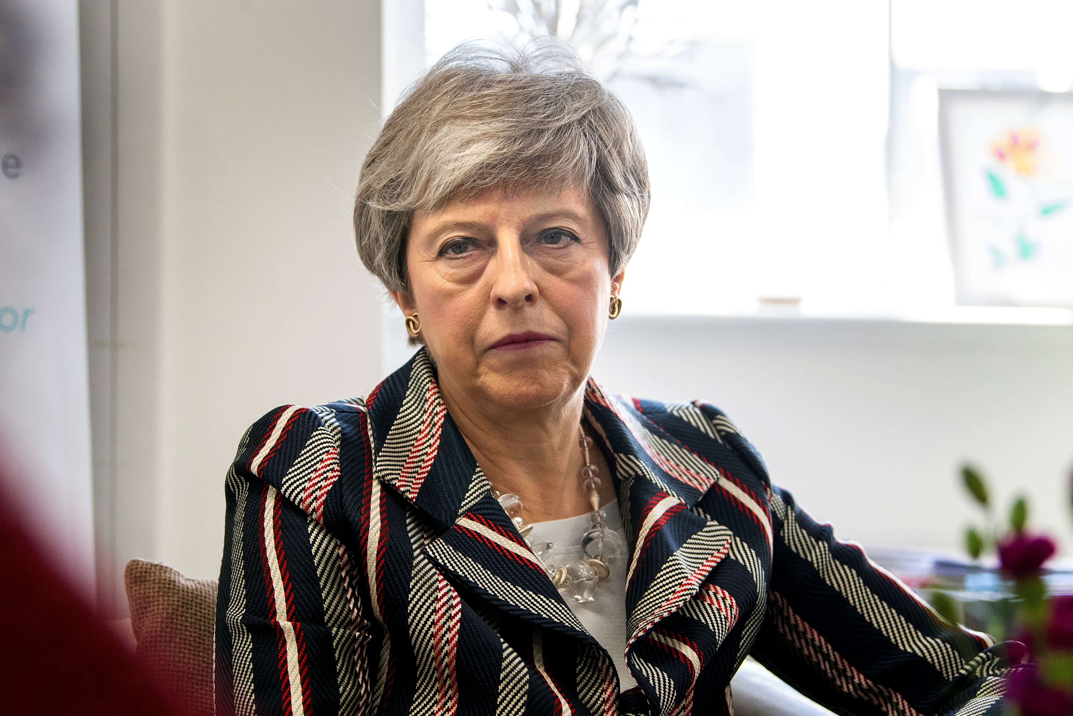 Brexit: Η Μέι δέχεται πιέσεις να διακόψει τις συνομιλίες με τους Εργατικούς