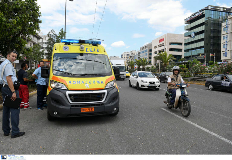 Φρικτό τροχαίο στην καρδιά της Αθήνας! ΙΧ παρέσυρε πεζές, τις πέταξε στο αντίθετο ρεύμα - Τις χτύπησε κι εκεί αυτοκίνητο!