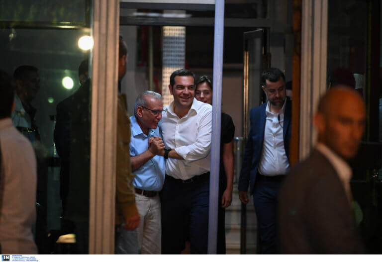 Διεθνή ΜΜΕ για τις εξελίξεις στην Ελλάδα - «Συντριπτική ήττα του ΣΥΡΙΖΑ» - Η επιχείρηση γοητείας των ψηφοφόρων από τον Τσίπρα απέτυχε!
