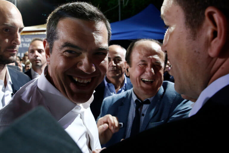 Τσίπρας και Λυμπερόπουλος αγκαλιάζονται και… ρίχνουν το Twitter!