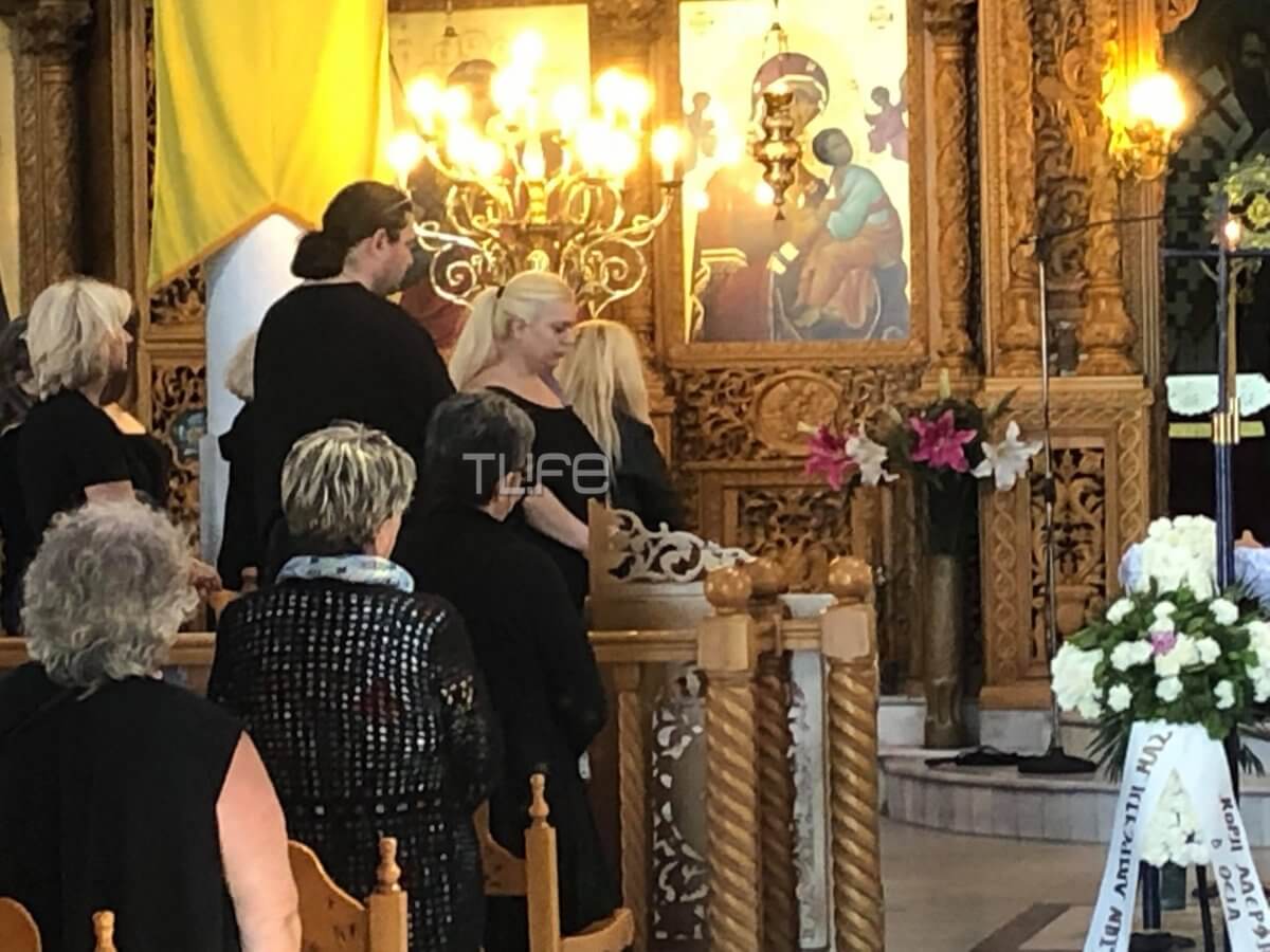 Πόνος και θλίψη στην κηδεία της Τζούλιας Μπάρκα στην Χαλκιδική