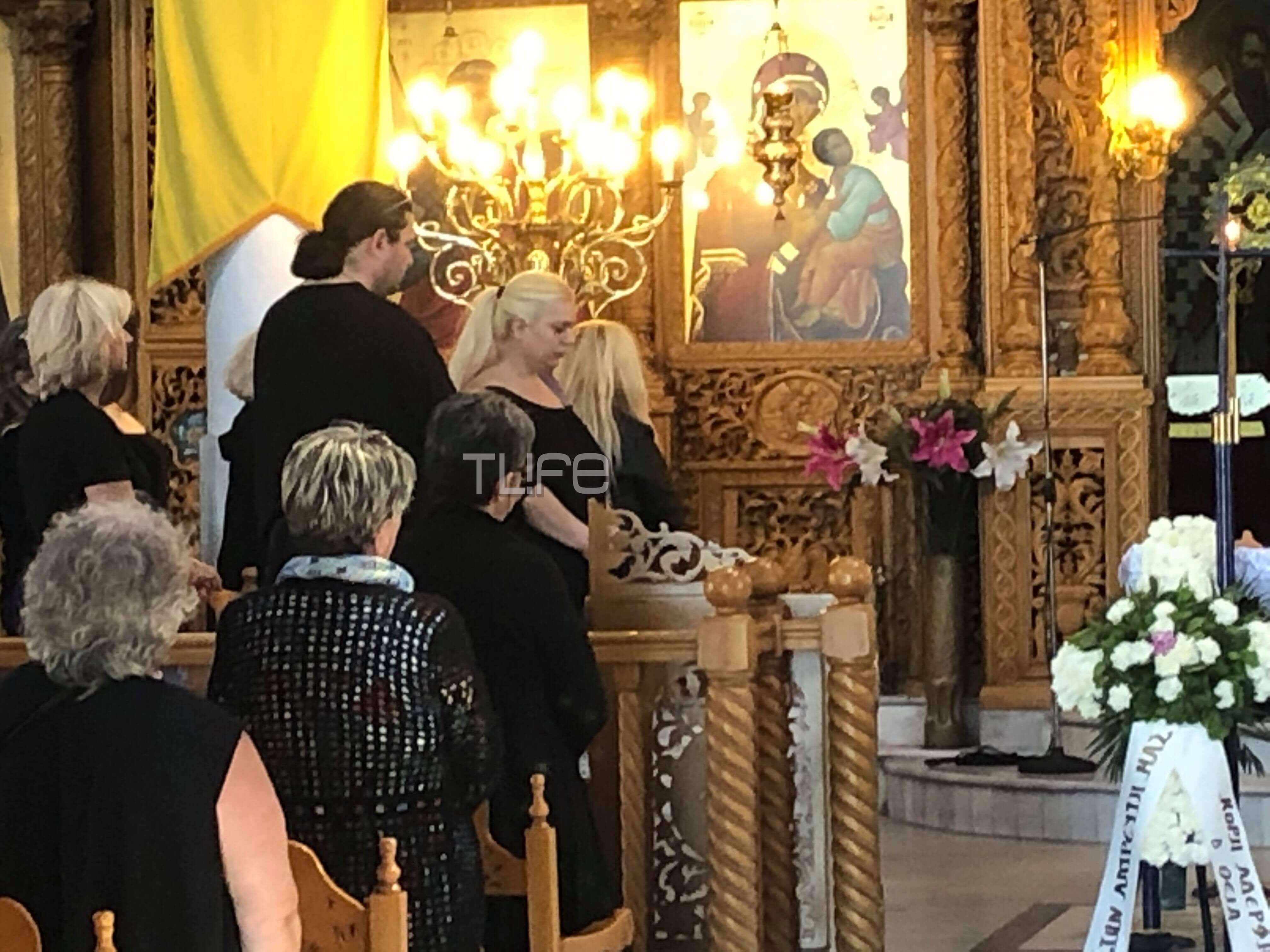 Πόνος και θλίψη στην κηδεία της Τζούλιας Μπάρκα στην Χαλκιδική