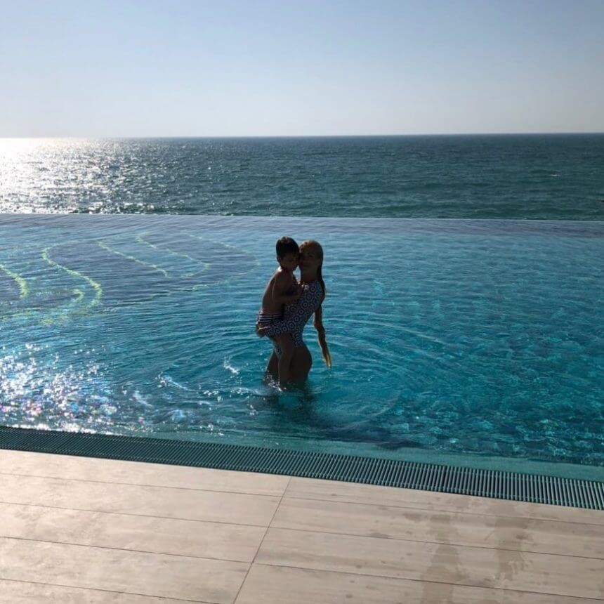 Βικτώρια Καρύδα: Τα δώρα και οι ευχές από την κόρη της στην πρώτη γιορτή χωρίς τον άντρα της! [pics]