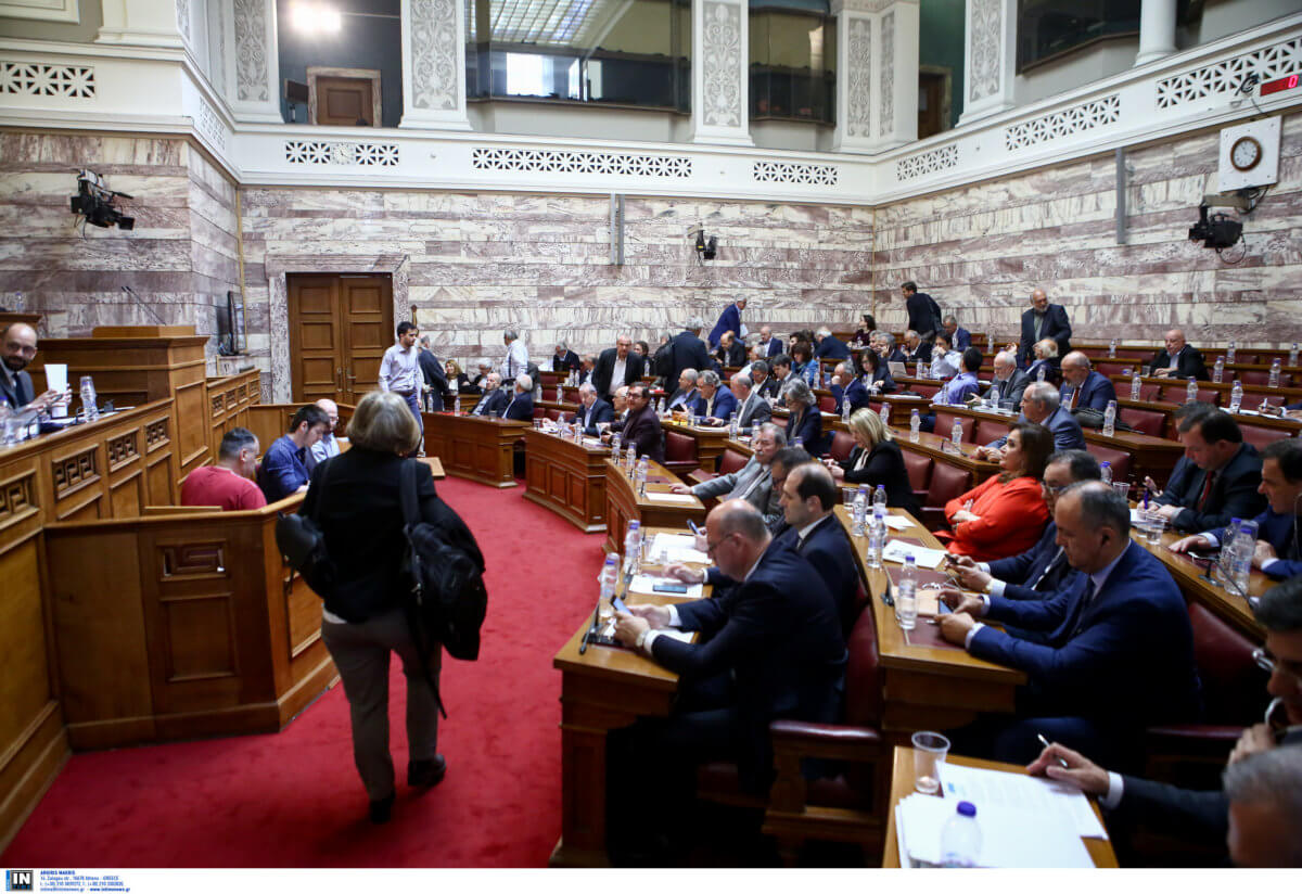 Βουλή: Κίνηση ρελάνς της ΝΔ με τροπολογία για το αφορολόγητο