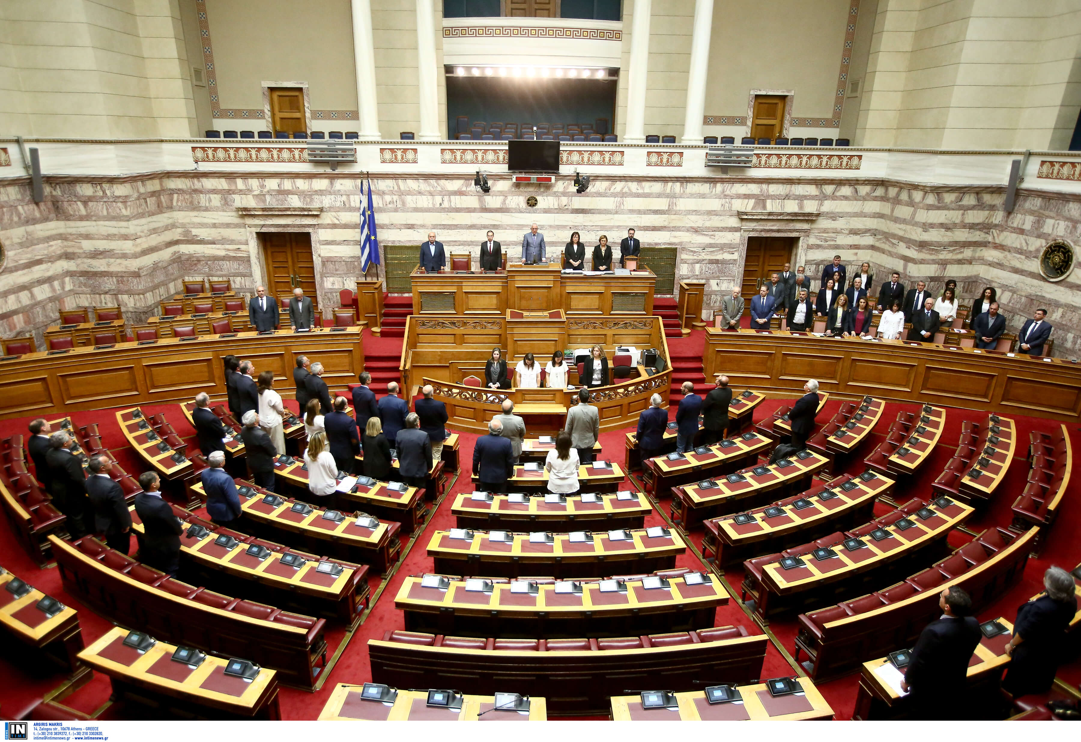 Βουλή: “Πυρ κατά ριπάς” – Δεν σταματούν να κατατίθενται οι τροπολογίες