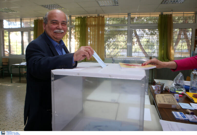Ψήφισε ο Βούτσης: «Οι πολίτες να κάνουν προοδευτικές επιλογές»
