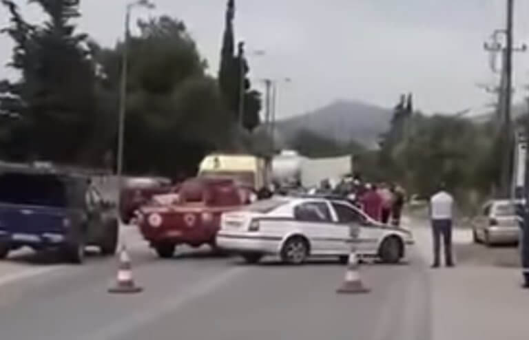 Τροχαίο με βυτιοφόρο στη λεωφόρο Κορωπίου - Μαρκοπούλου! Απεγκλωβίστηκαν χωρίς τις αισθήσεις τους δυο οδηγοί