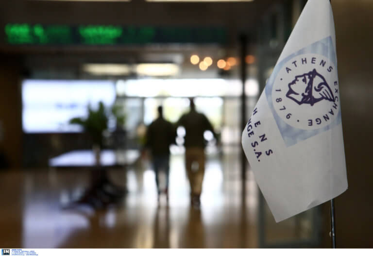 ÎκλογÎÏ 2019: Îι αγοÏÎÏ ÎºÎ¬Î½Î¿Ï
ν⦠ÏάÏÏι, η ÏÏÏικα ÏαίÏνει άδεια