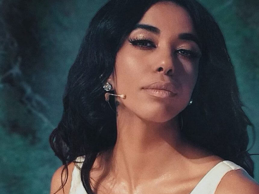 Χριστίνα Παπαδέλλη: Το κορίτσι του «My style rocks» ποζάρει με μαγιό και είναι super hot!