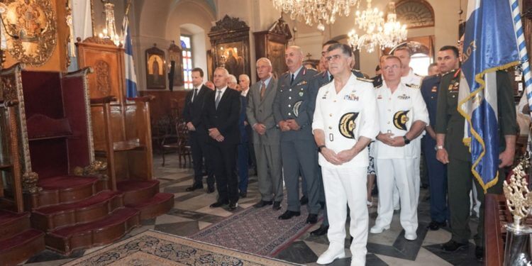 Παρών o Αποστολάκης στις επετειακές εκδηλώσεις για τα 78 χρόνια της μάχης της Κρήτης [pics]
