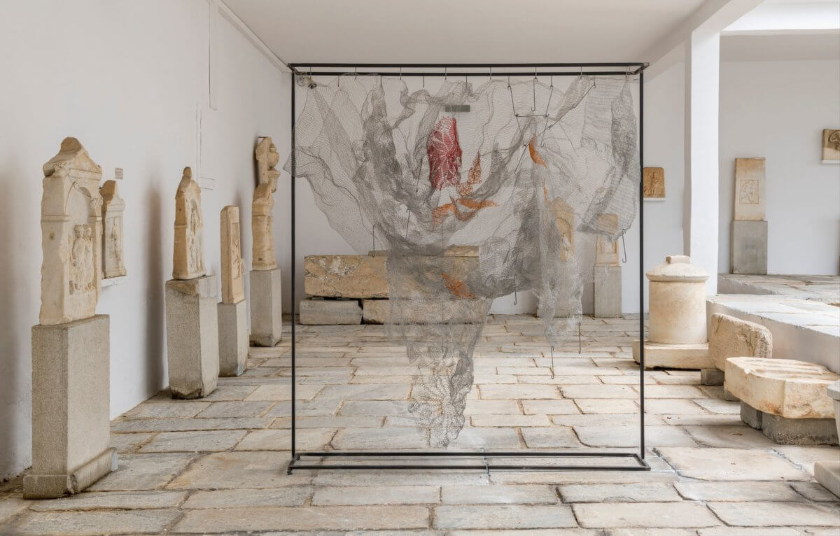 Μύκονος: Έκθεση σύγχρονης τέχνης στο αρχαιολογικό μουσείο – Το αριστούργημα του Giacometti!